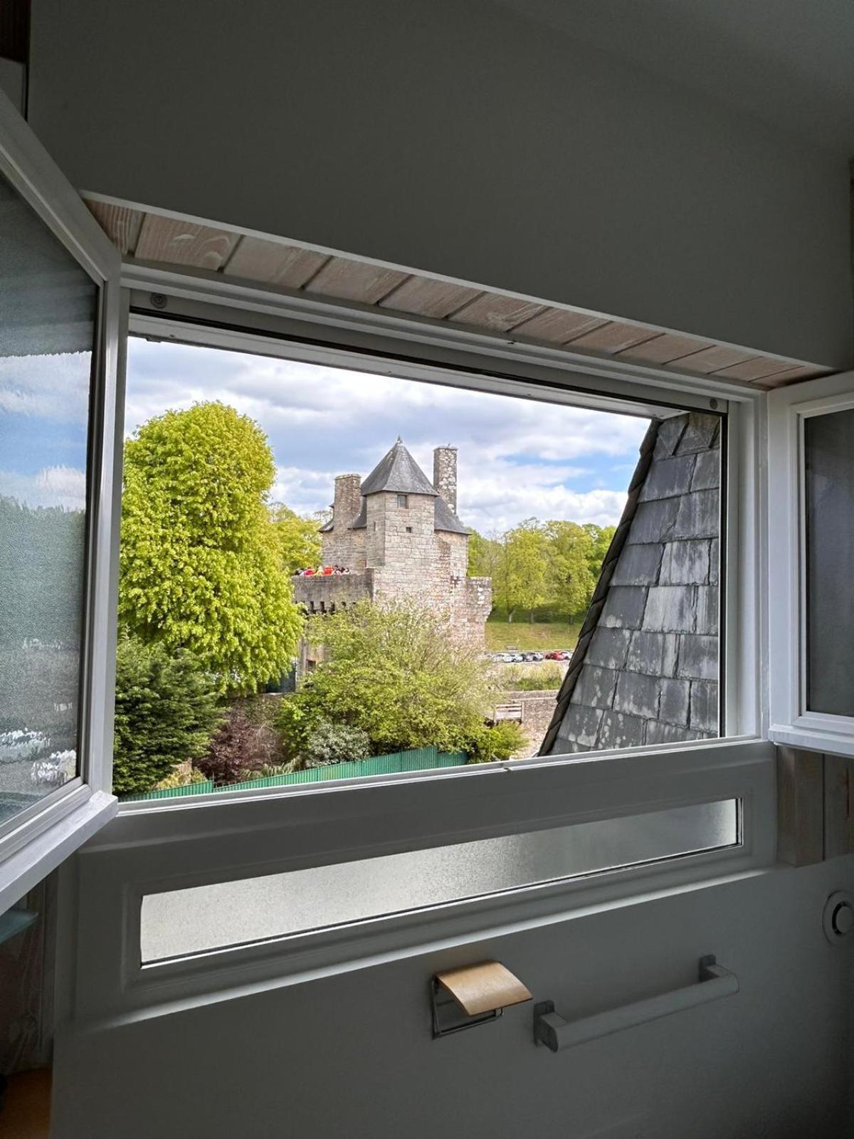 Laroche Grand Duplex Dans Le Centre Historique Avec Garage Apartamento Vannes Exterior foto